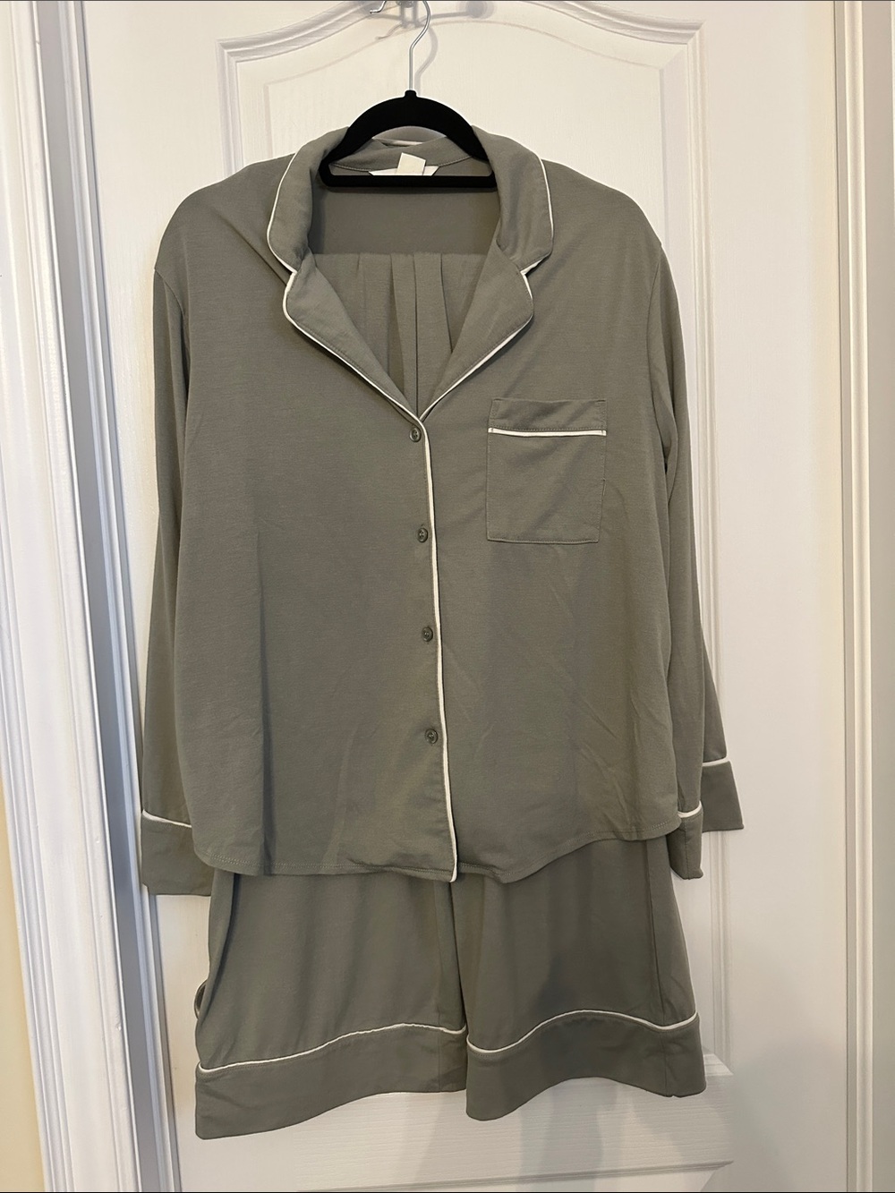 H&M mama/maternity Olive Green Pajama Set with White Piping